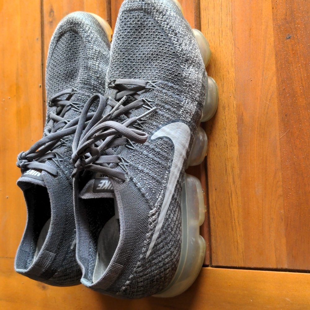 Nike Flyknit cool grey vapormax 10.5 shoes worn a handful of times